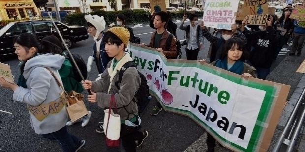 CHILDREN RISE FOR CLIMATE CHANGE