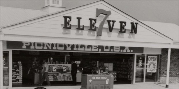 7 eleven store