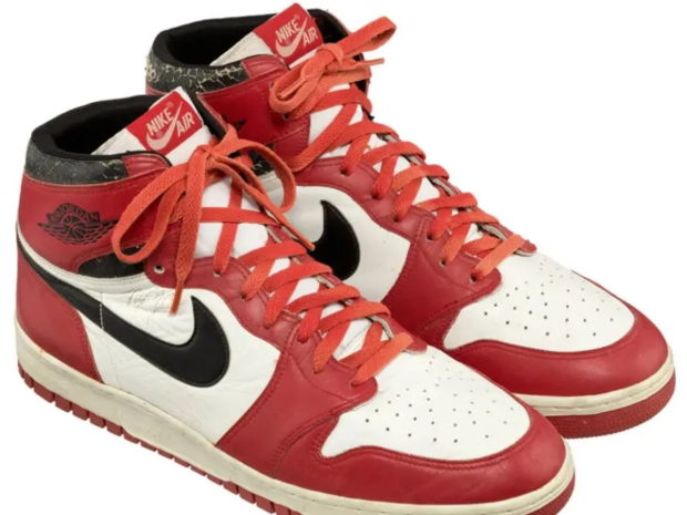 air jordan 1 nike dunk sole game worn in the intermediate design