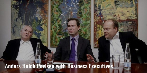 anders holch povlsen with business executives