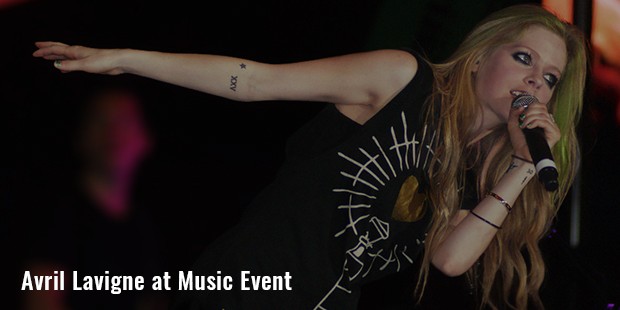 avril lavigne at music event