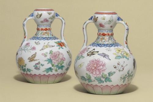 chinese famille rose butterfly double gourd vase pair