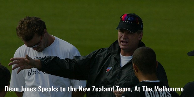 dean jones speaks to the new zealand team, at the melbourne