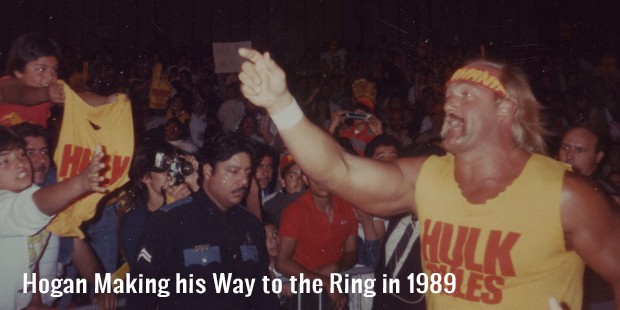 hogan making his way to the ring in 1989