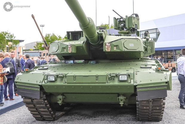 leopard 2a8