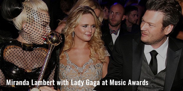 miranda lambert with lady gaga at music awards