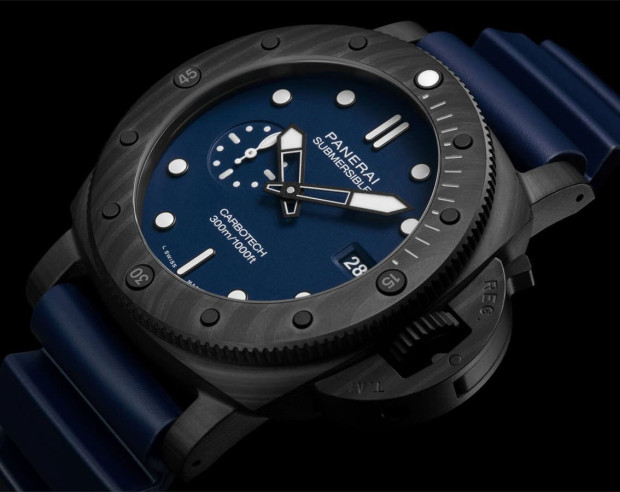 panerai submersible quarantaquattro carbotech blu abisso