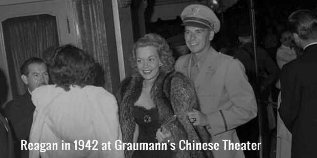 reagan in 1942 at graumann s chinese theater