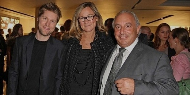 burberry supremo angela ahrendts with christopher bailey  left  and sir phillip