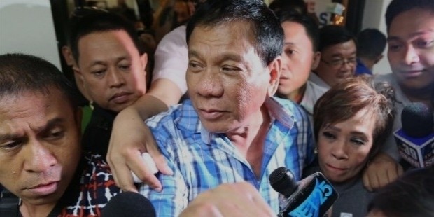 davao city mayor rodrigo duterte arrives at the comelec office in manila