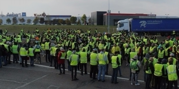 Gilets Jaunes leaderless movement