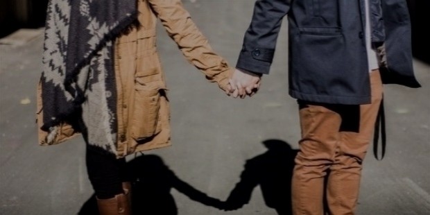 holding hands 1031665