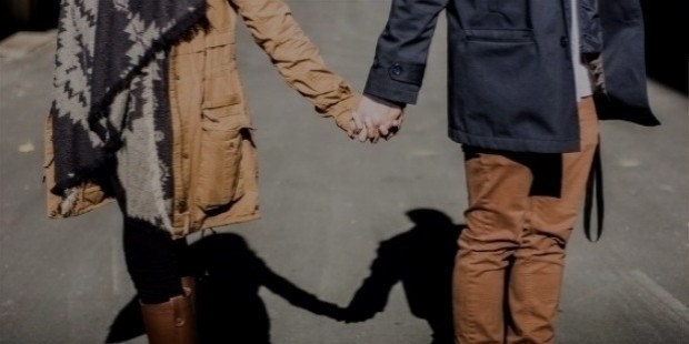 holding hands 1031665