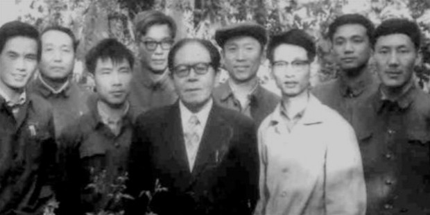 li keqiang, second from right, stands with classmates at the home of the peking