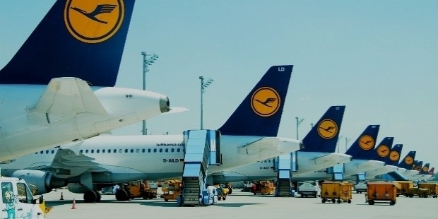 lufthansa aircraft flees