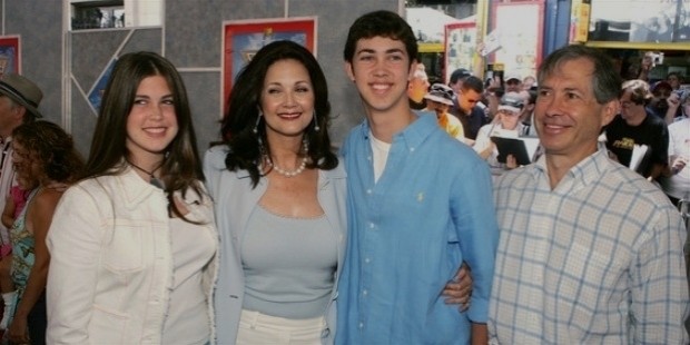 lynda carter family