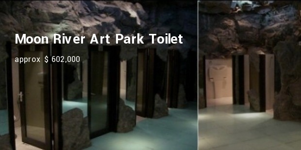 moon river art park toilet