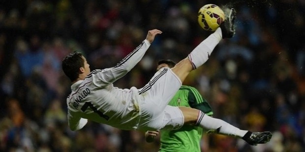 ronaldo air kick