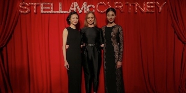 tan yuan, stella mccartney, and bonnie chen at the designers shanghai black tie event