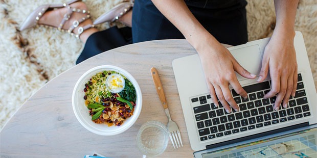 10 Tips for Eating Healthy While Working From Home