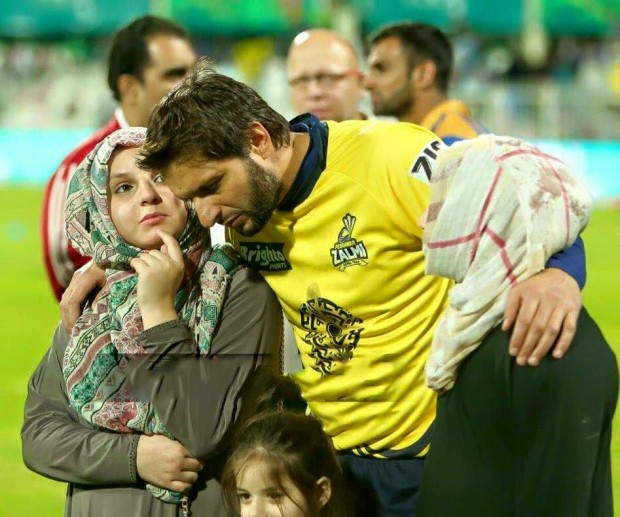 Afridi and His Daughters