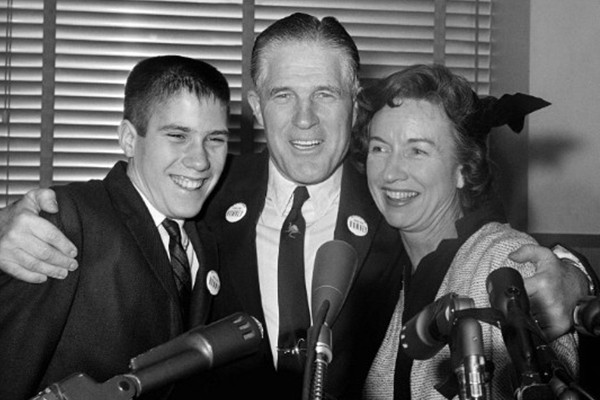 A young Mitt Romney with his parents, George W. and Lenore Romney