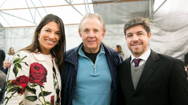 Nora Livonius Teixeira with her husband Alexandre Grendene Bartelle and Dahne Pedro Silveira Martins