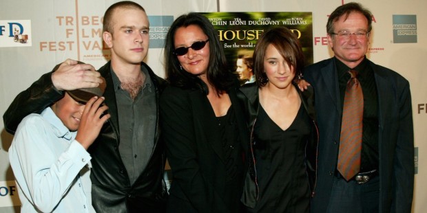 Robin Williams with his family (from left to right) Sons Zach and Cody, ex-wife Marsha, and daughter Zelda at a screening of 