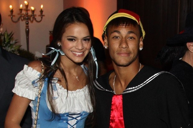 Neymar With His Girlfriend