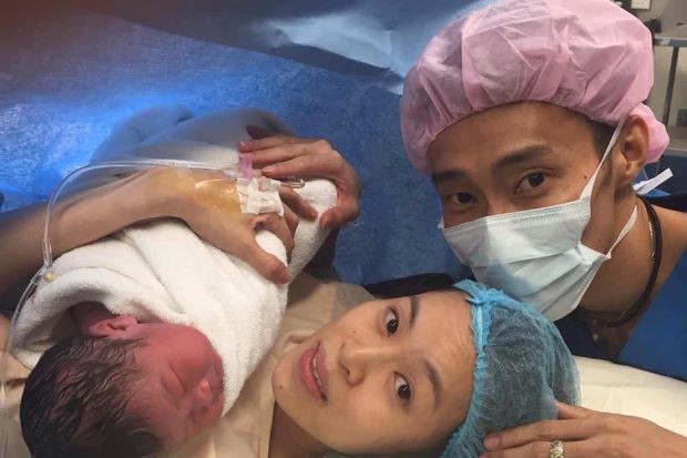 Lee Chong Wei with his wife Wong Mew Choo and newborn son Terrance