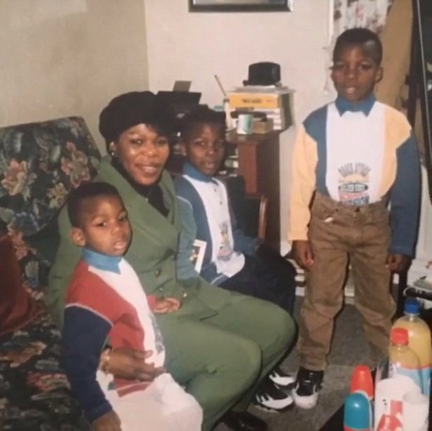 Paul Pogba with his mom and brothers