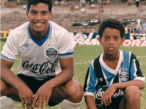 Ronaldinho in his childhood with his brother Roberto