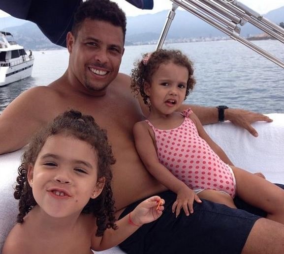 Ronaldo with His Daughters Alice and Sophia