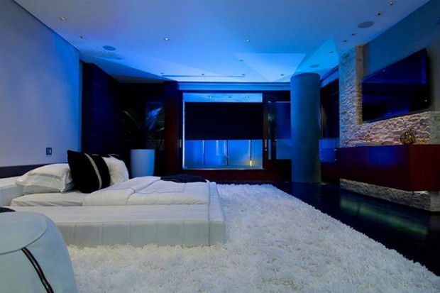 Luxurious Bed Room