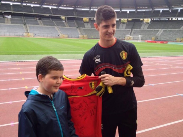 Thibaut Courtois meets a kidfan through Make a Wish Foundation