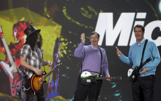 Microsoft's Bill Gates, Robbie Bach play guitar with Slash at CES keynote address