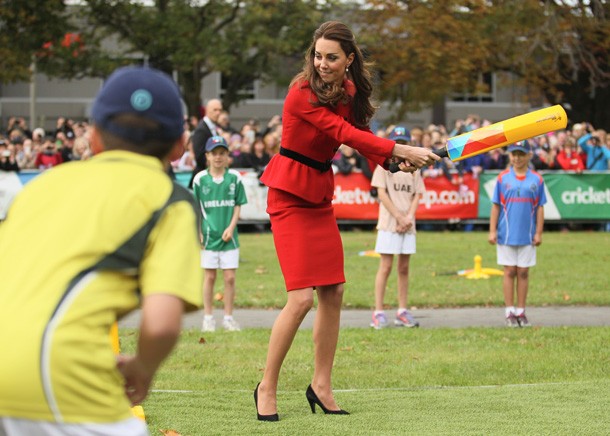 Kate Middleton Playing Cricket with kids