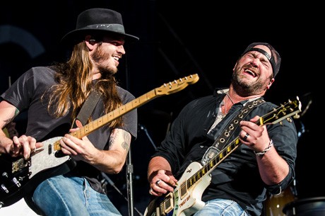 Guitarist Travis Bettis With Lee Brice