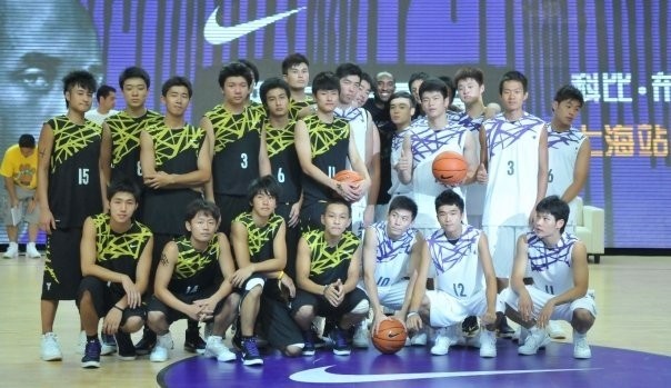 Kobe with Young Players in Shanghai