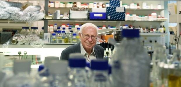 Tomas Lindahl At his Lab