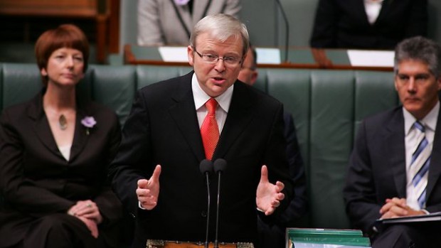 Kevin Rudd delivers his apology to the stolen generations