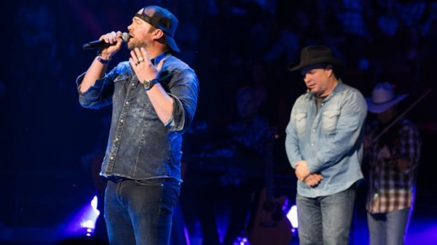 Garth Brooks And Lee Brice Sing Duet