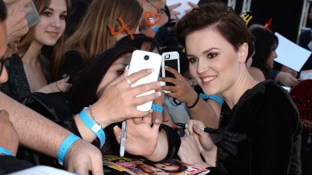 Veronica Roth Among his Fans