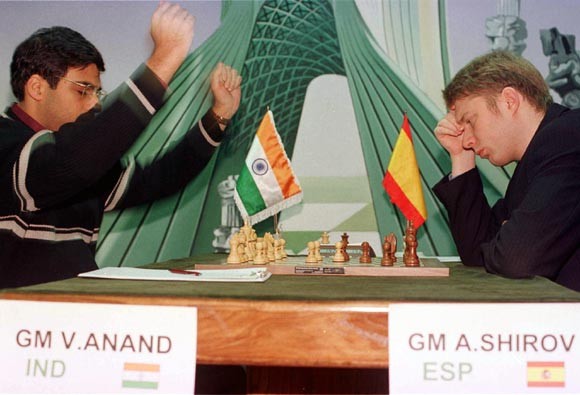 Viswanathan Anand Playing against Alexei Shirov