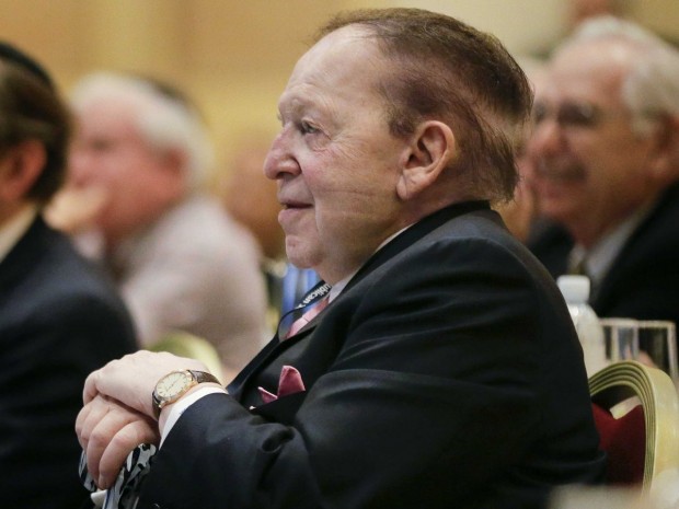 Sheldon Adelson watching Chris Christie speak to the Republican Jewish Coalition in March