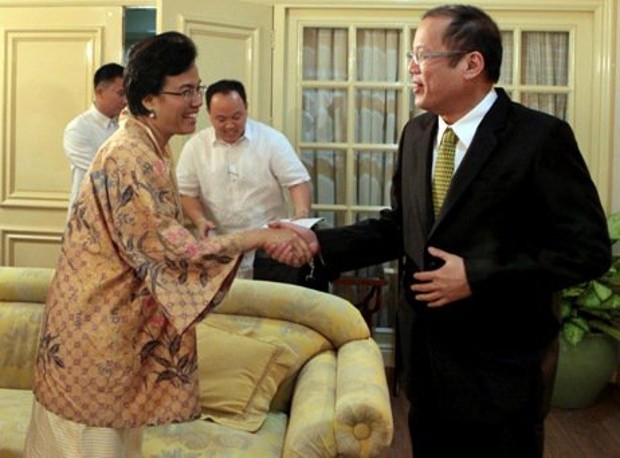 Sri Mulyani Indrawati With Philippine President Benigno Aquino III