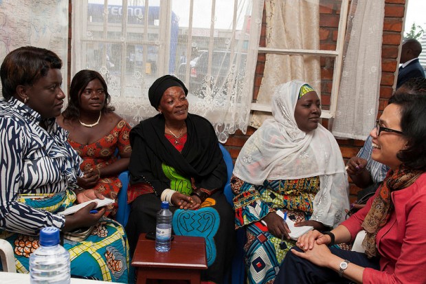 World Bank Managing Director and COO Sri Mulyani Indrawati meets with women on cross border trading