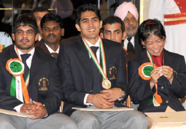 Vijender Singh with Sushil Kumar, Mary Kom, Gautam Gambhir during Khel Ratna Awards